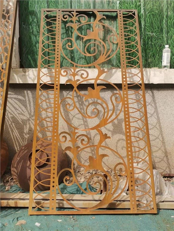 แผงรั้วเหล็ก Corten และสิ่งกีดขวางทางสายตา