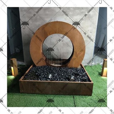 โรงงานน้ำพุน้ำกลางแจ้ง