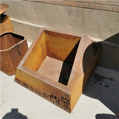 ชาวไร่ Corten Steel Rusty กลางแจ้ง