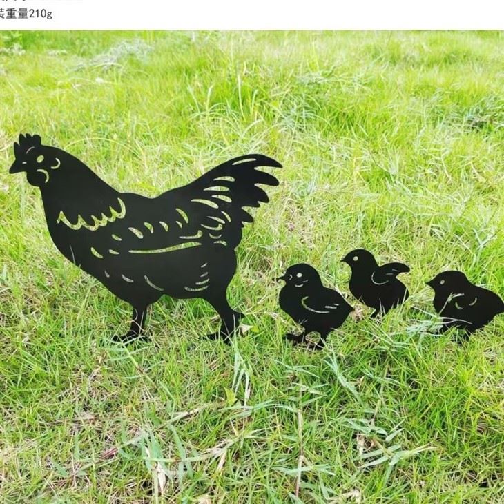 รูปปั้นประติมากรรมโลหะไก่ดำ